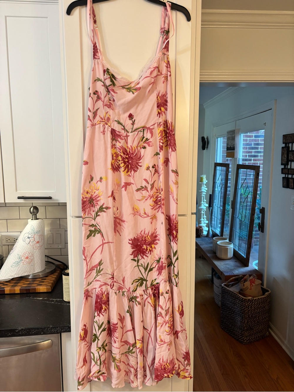 new Reformation Irisa lace trim maxi mermaid dress in Chrysanthemum pink floral - Picture 4 of 8